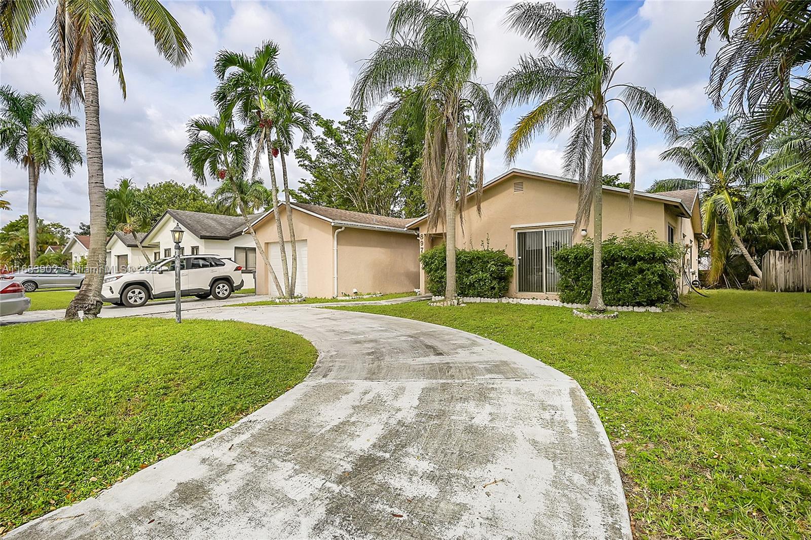 8971 SW 9th St, Boca Raton, Florida image 2