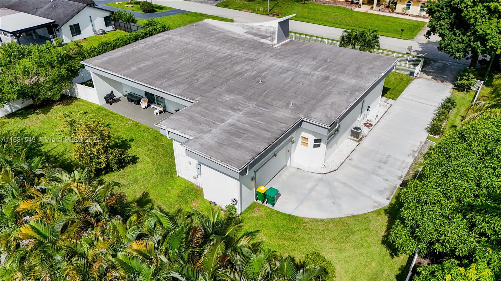 11870 NW 27th St, Plantation, Florida image 27