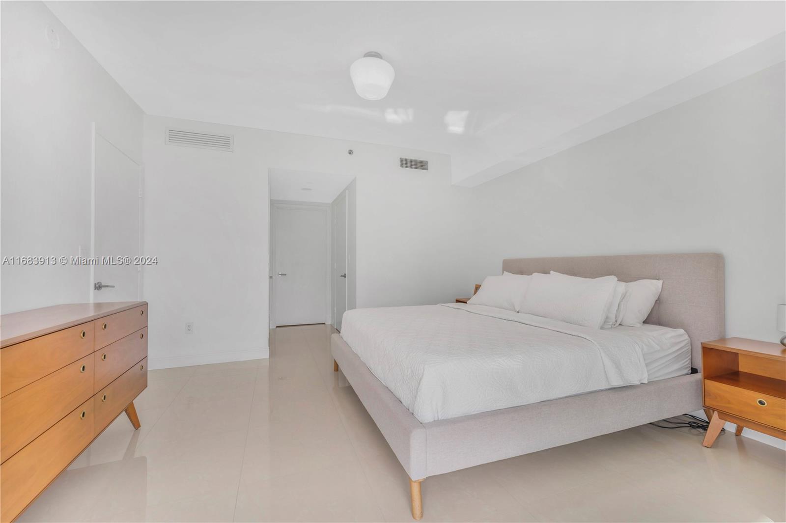 495 Brickell Ave #3105, Miami FL 33131