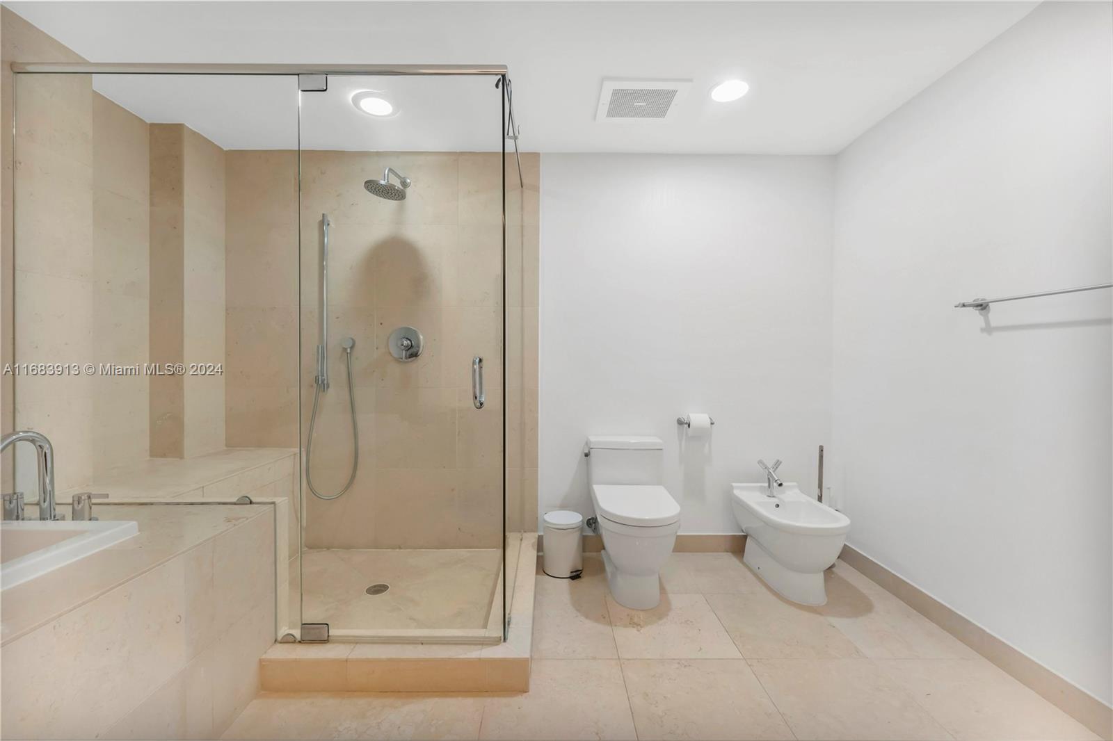 495 Brickell Ave #3105, Miami FL 33131