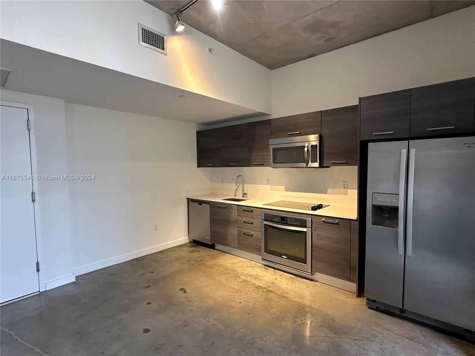 151 SE 1st St #408, Miami, Florida image 21