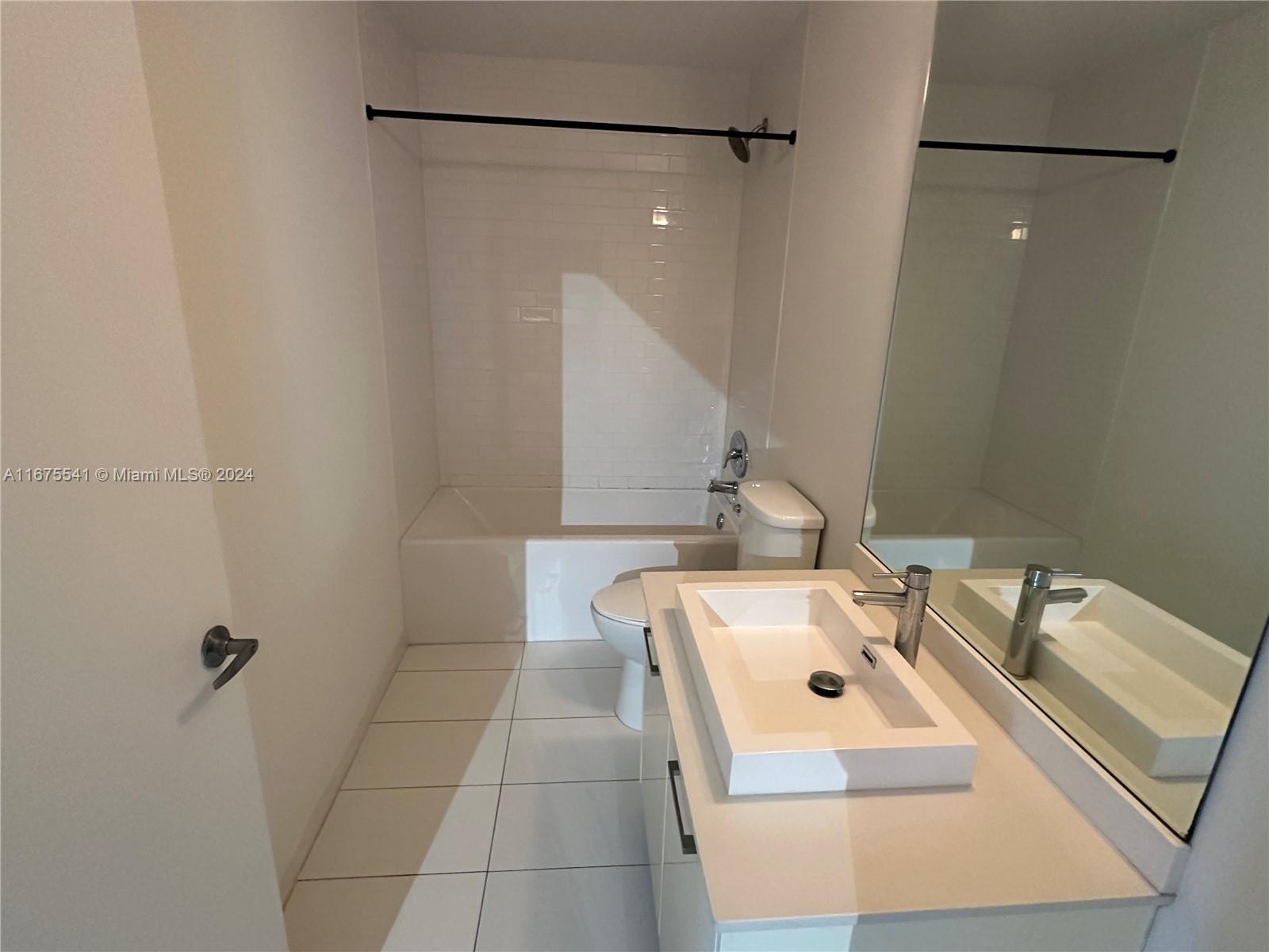 151 SE 1st St #408, Miami, Florida image 25