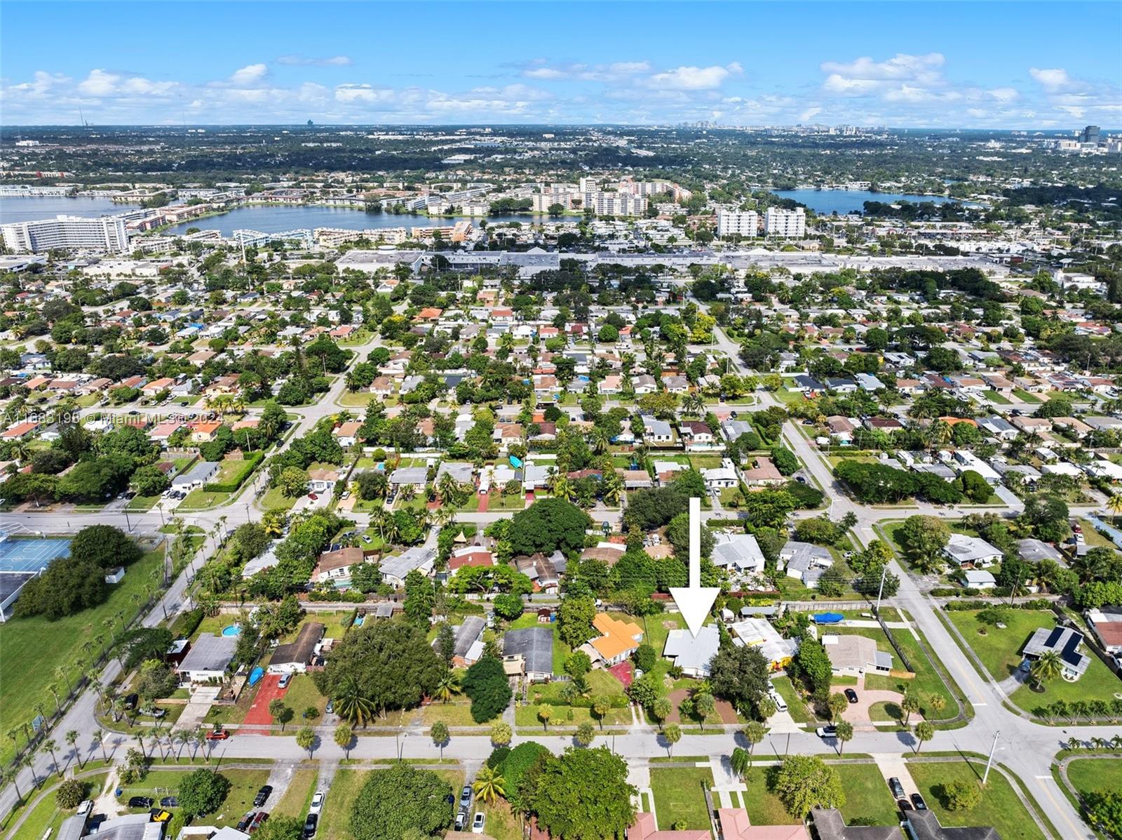 1677 NE 178th St, North Miami Beach, Florida image 32