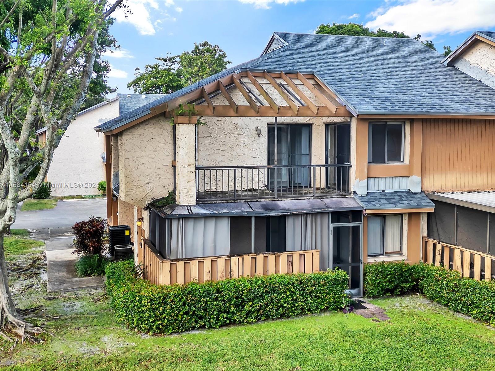 66 Wimbledon Lake Dr, Plantation, Florida image 1