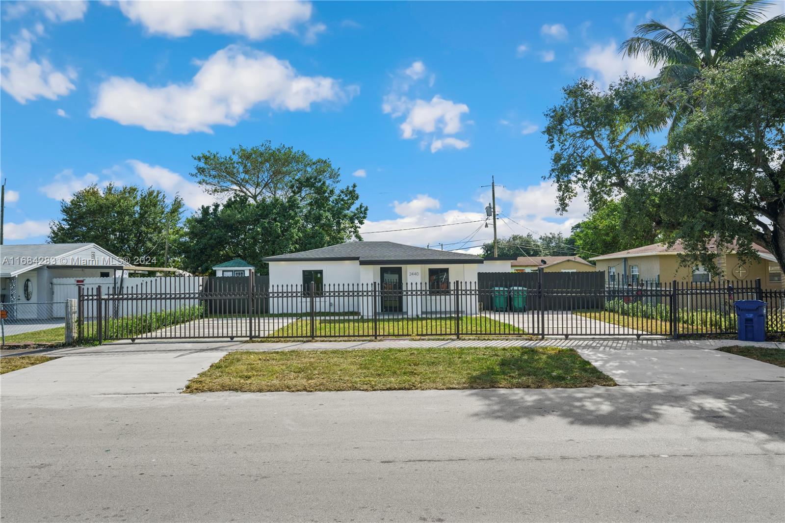 2440 NW 154th St, Miami Gardens, Florida image 1