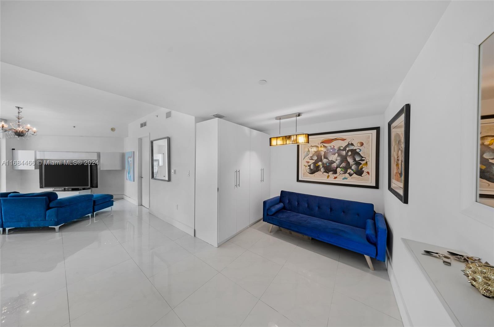350 S Miami Ave #2804, Miami FL 33130