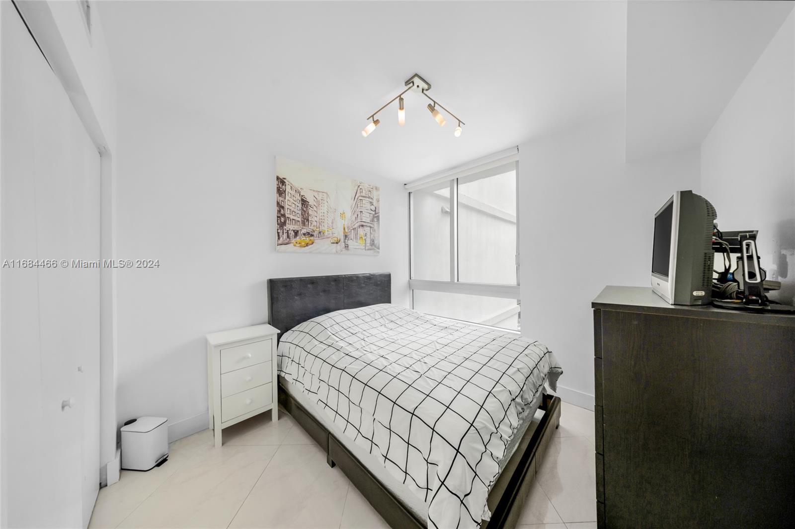 350 S Miami Ave #2804, Miami FL 33130