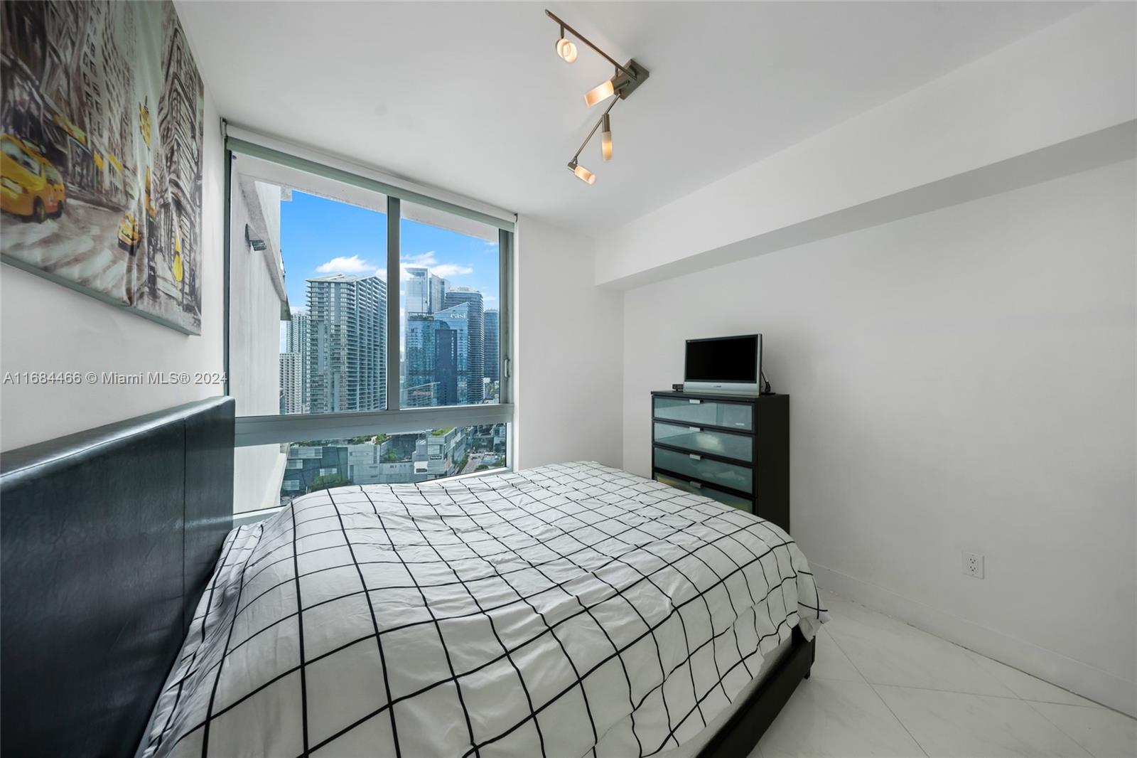 350 S Miami Ave #2804, Miami FL 33130