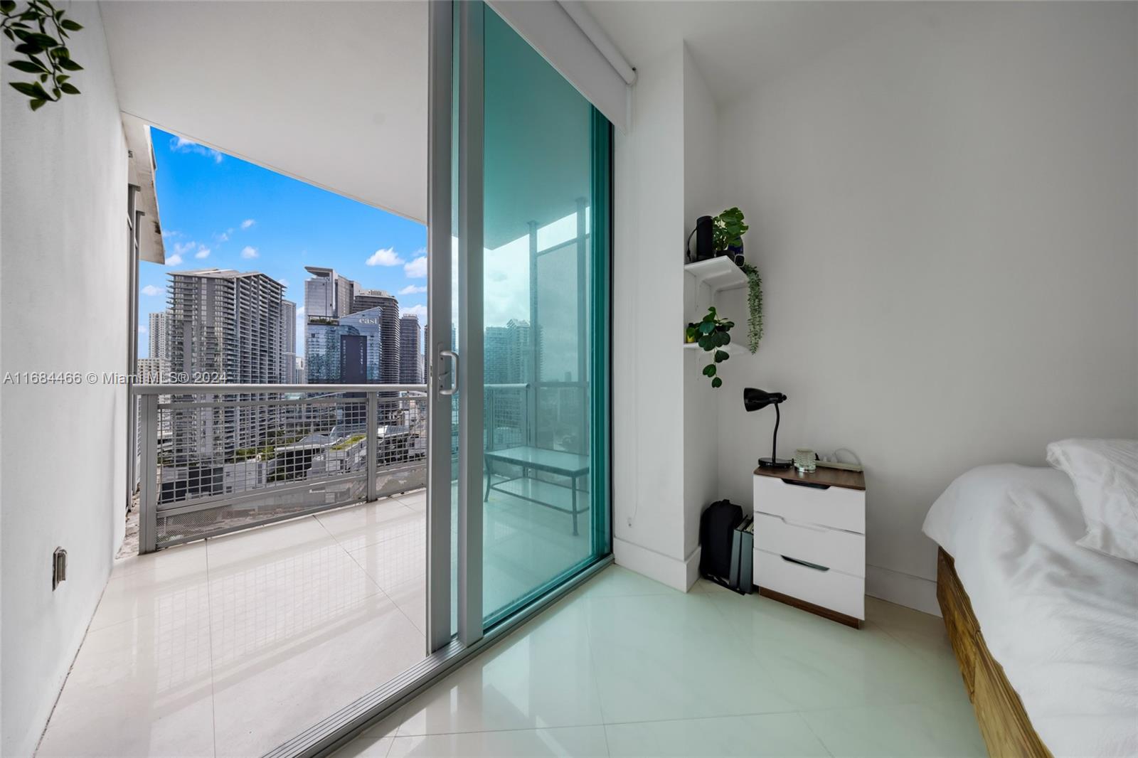 350 S Miami Ave #2804, Miami FL 33130