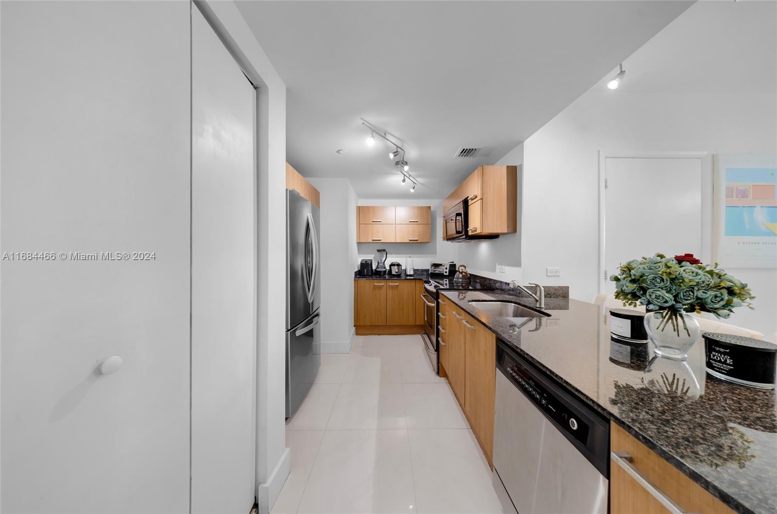 350 S Miami Ave #2804, Miami FL 33130