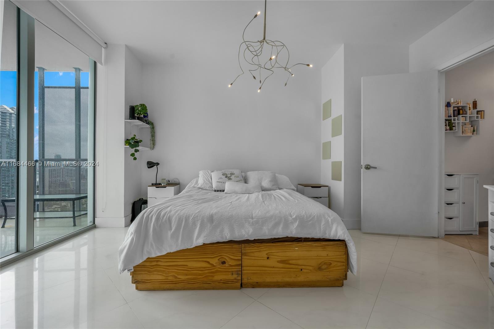 350 S Miami Ave #2804, Miami FL 33130