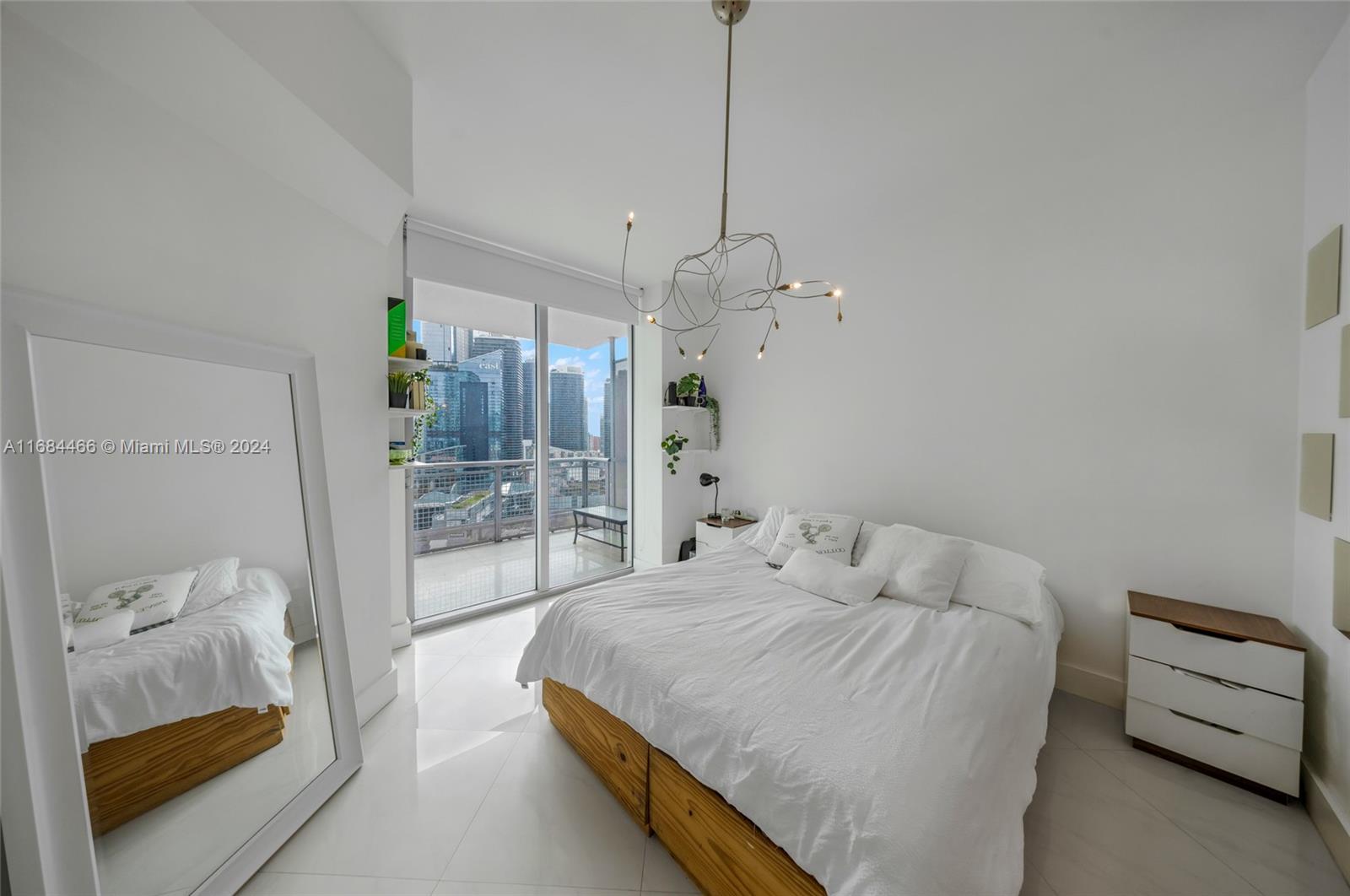 350 S Miami Ave #2804, Miami FL 33130