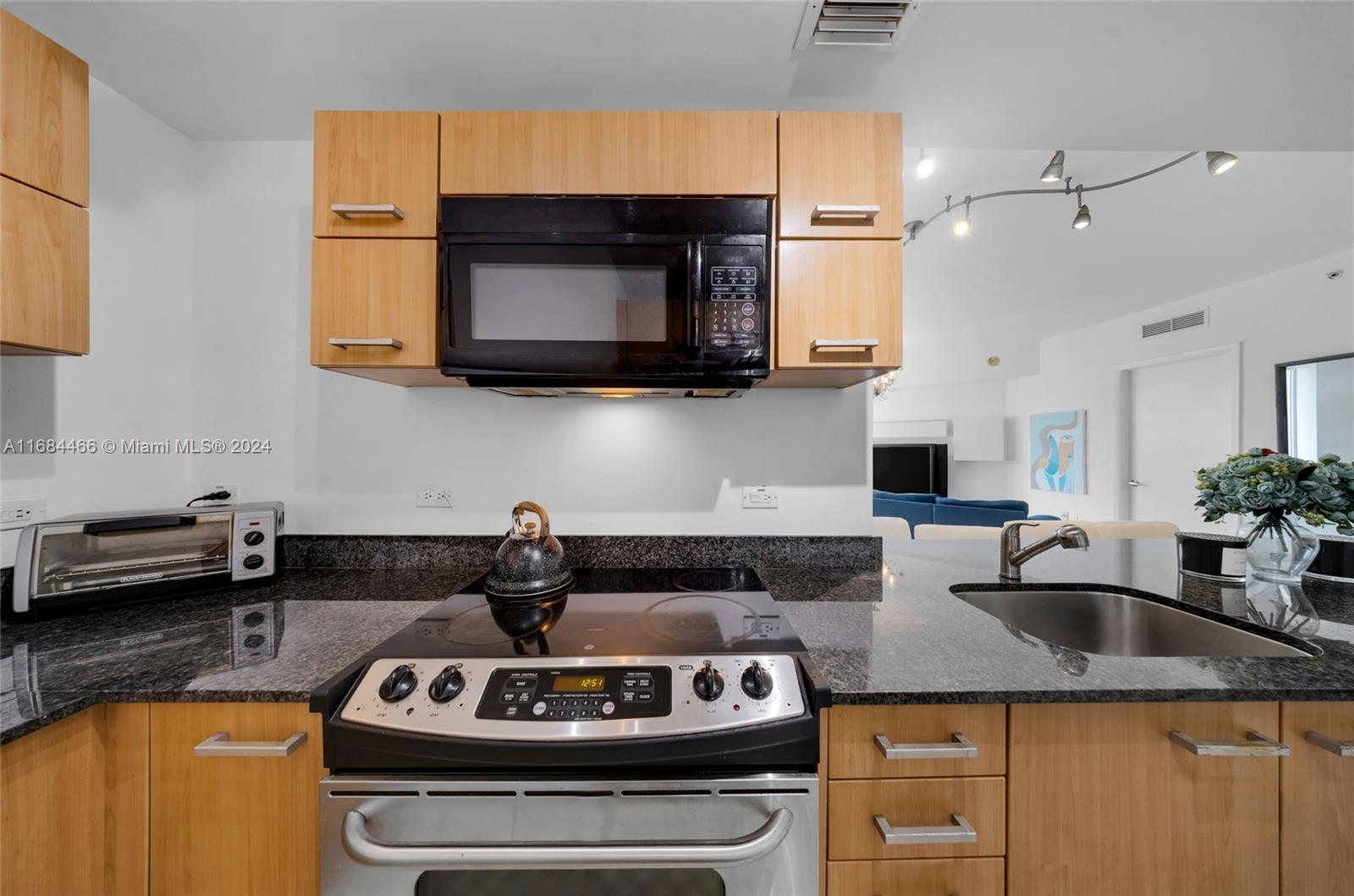 350 S Miami Ave #2804, Miami FL 33130