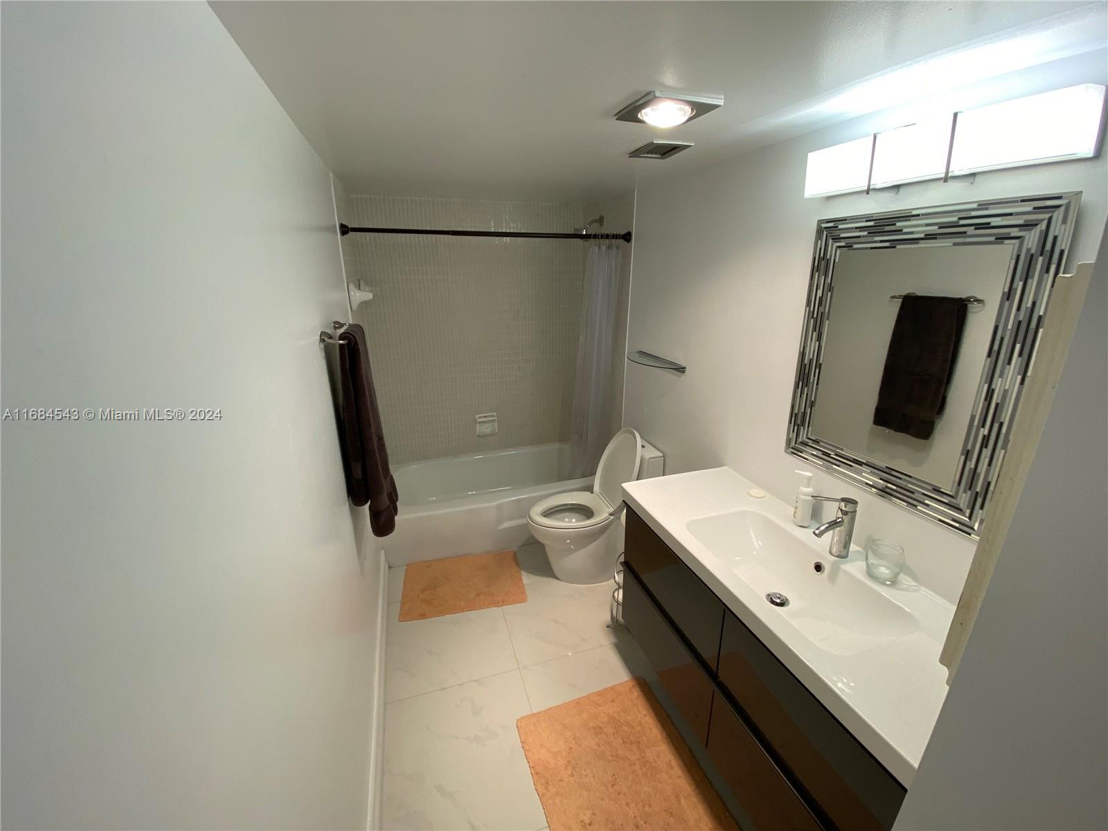 2200 NE 33rd Ave #7J, Fort Lauderdale, Florida image 16