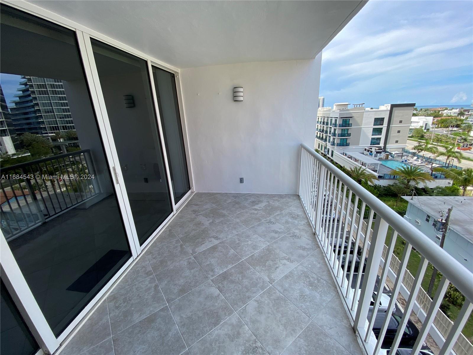 2200 NE 33rd Ave #7J, Fort Lauderdale, Florida image 3