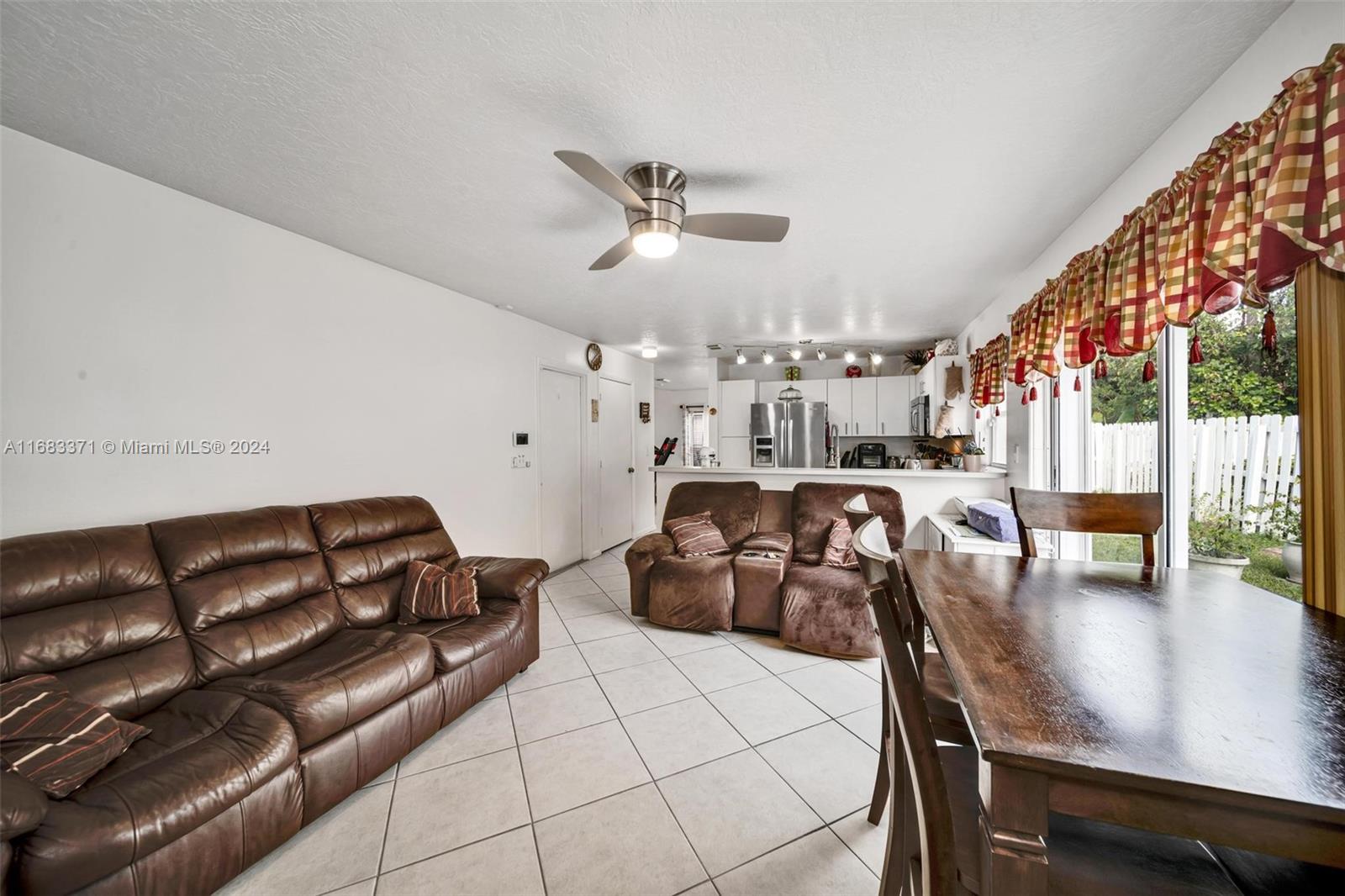 281 SW 99th Ave, Pembroke Pines, Florida image 8