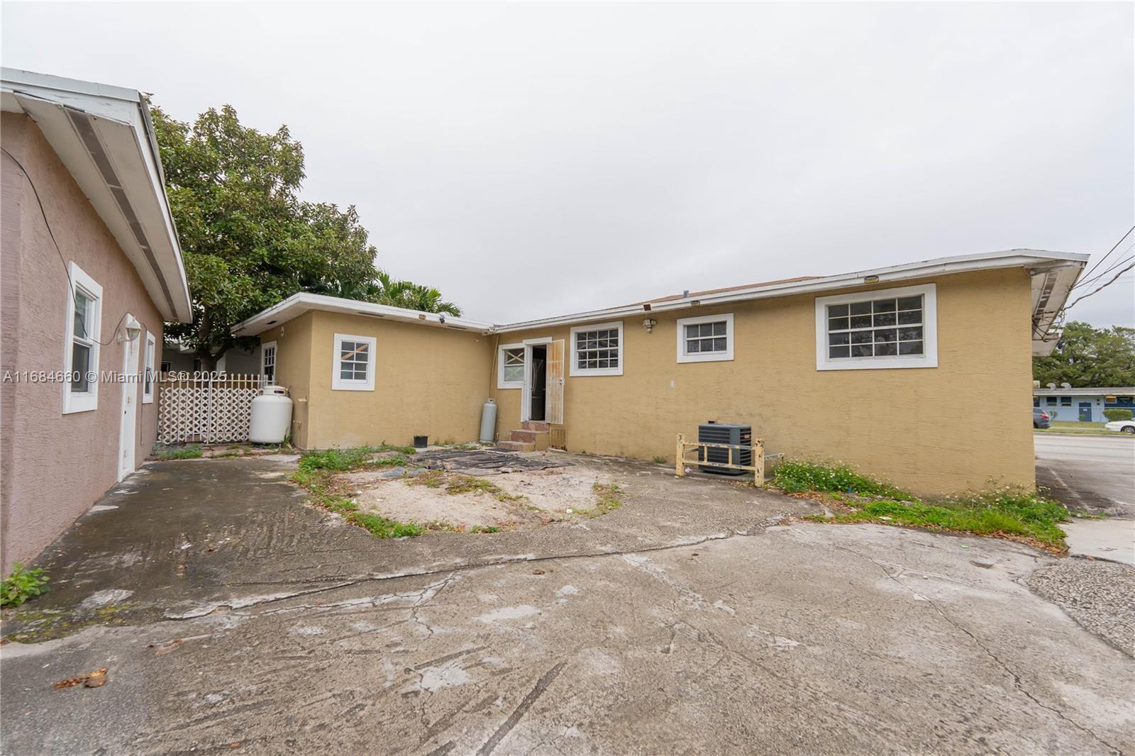 2250 NW 103rd St, Miami, Florida image 44