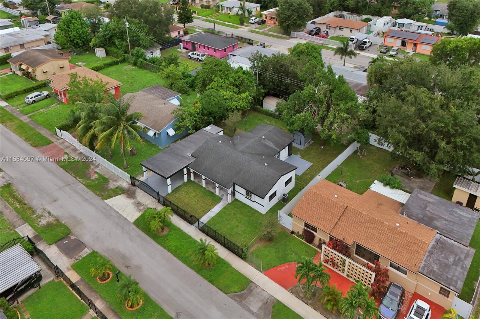 2771 NW 172nd Terrace, Miami Gardens, Florida image 2