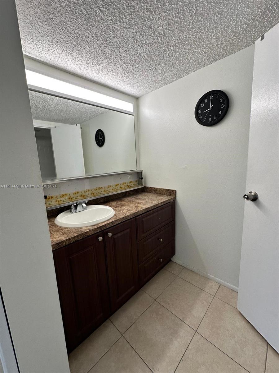 4848 NW 24th Ct #309, Lauderdale Lakes, Florida image 10