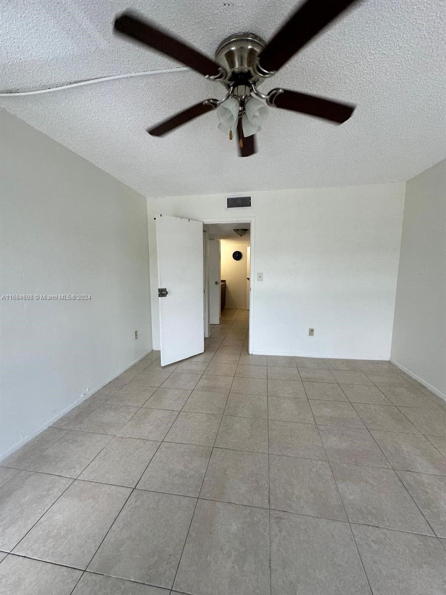 4848 NW 24th Ct #309, Lauderdale Lakes, Florida image 9