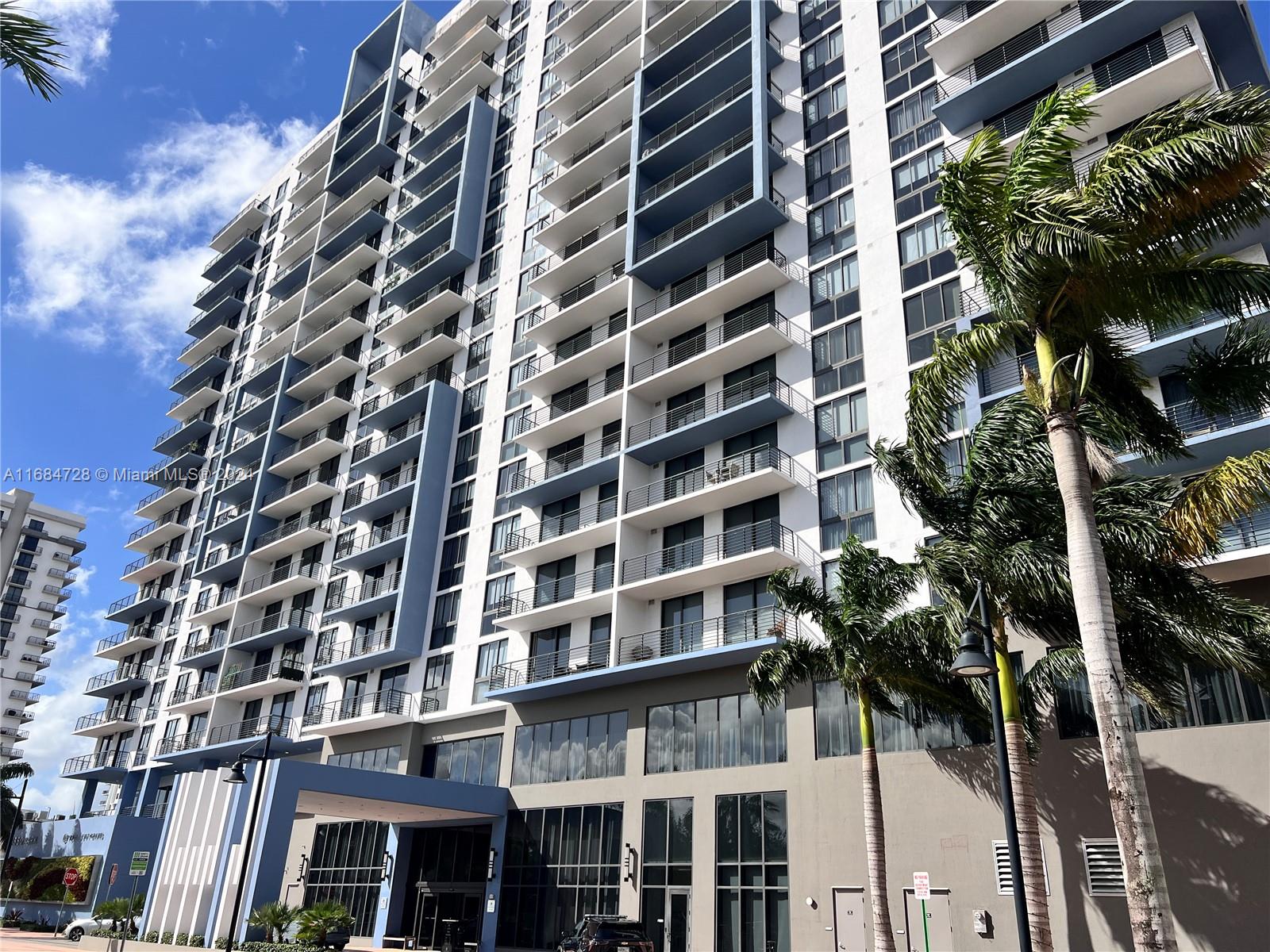 Great Apartment in Downtown Doral, split floor plan with 2 independent entrance and separately door access to one bedroom and one bathroom. Unit offers modern kitchen, washer and dryer room, incredible city view The price rent included WiFi, Cable, concierge 24/7, valet parking, water, exercise room, locker room, sauna, massage room, children's playroom, clubroom, business center, green community. Close to Downtown Doral Charter school offering a dual language curriculum. Only few minutes from Miami International Airport & malls.