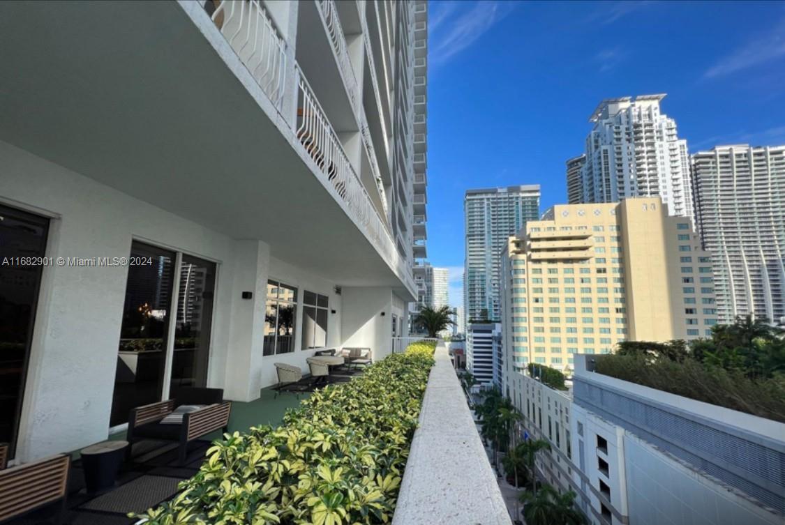 1200 Brickell Bay Dr #PH4204, Miami, Florida image 21