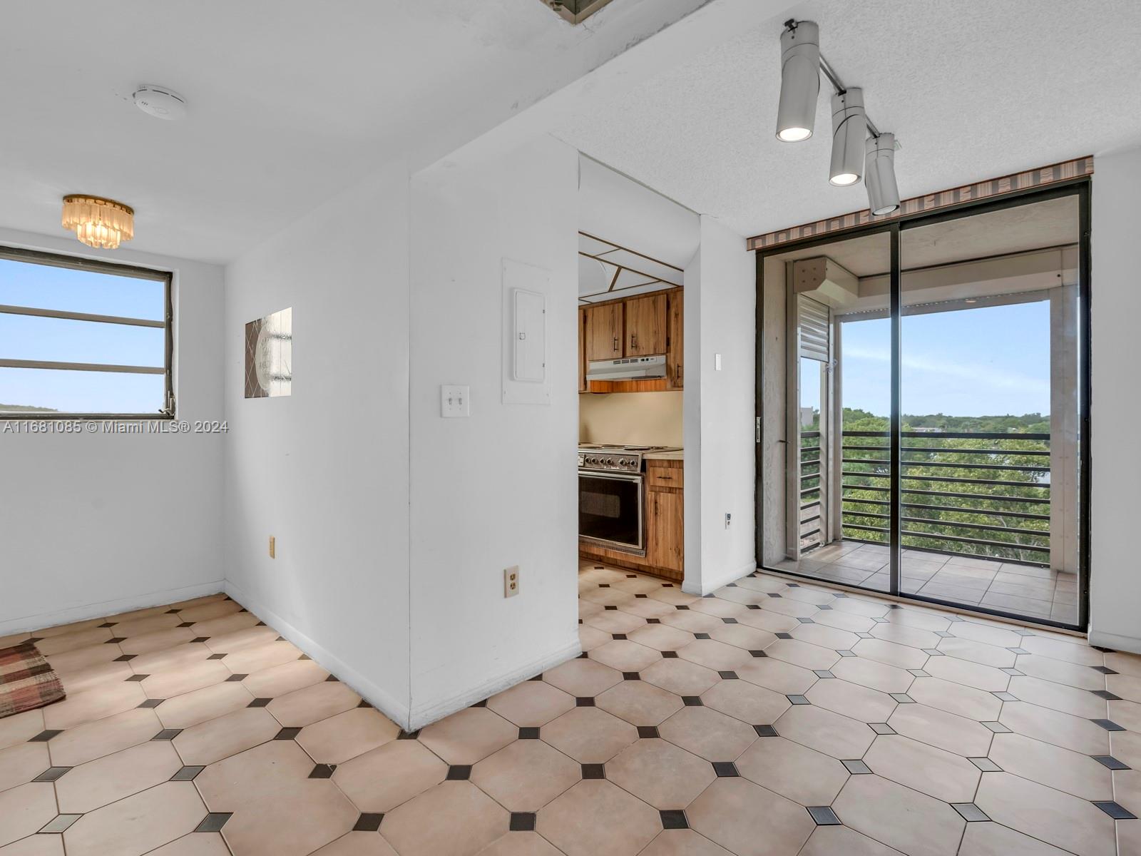 1101 Colony Point Cir #501, Pembroke Pines, Florida image 11