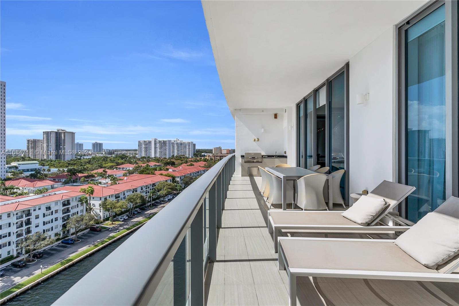 3300 NE 188th St #LPH12, Aventura FL 33180