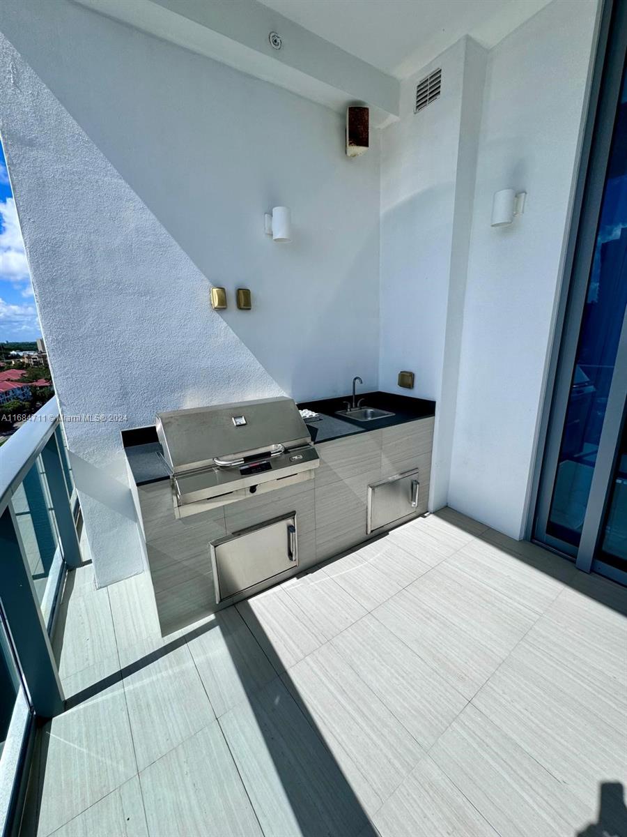 3300 NE 188th St #LPH12, Aventura FL 33180