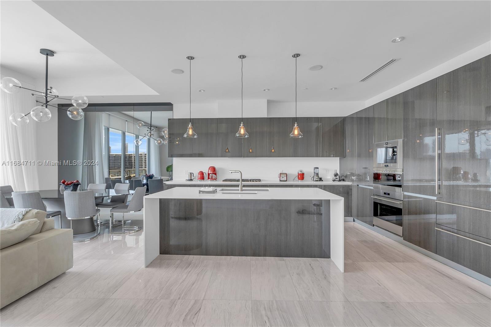 3300 NE 188th St #LPH12, Aventura FL 33180