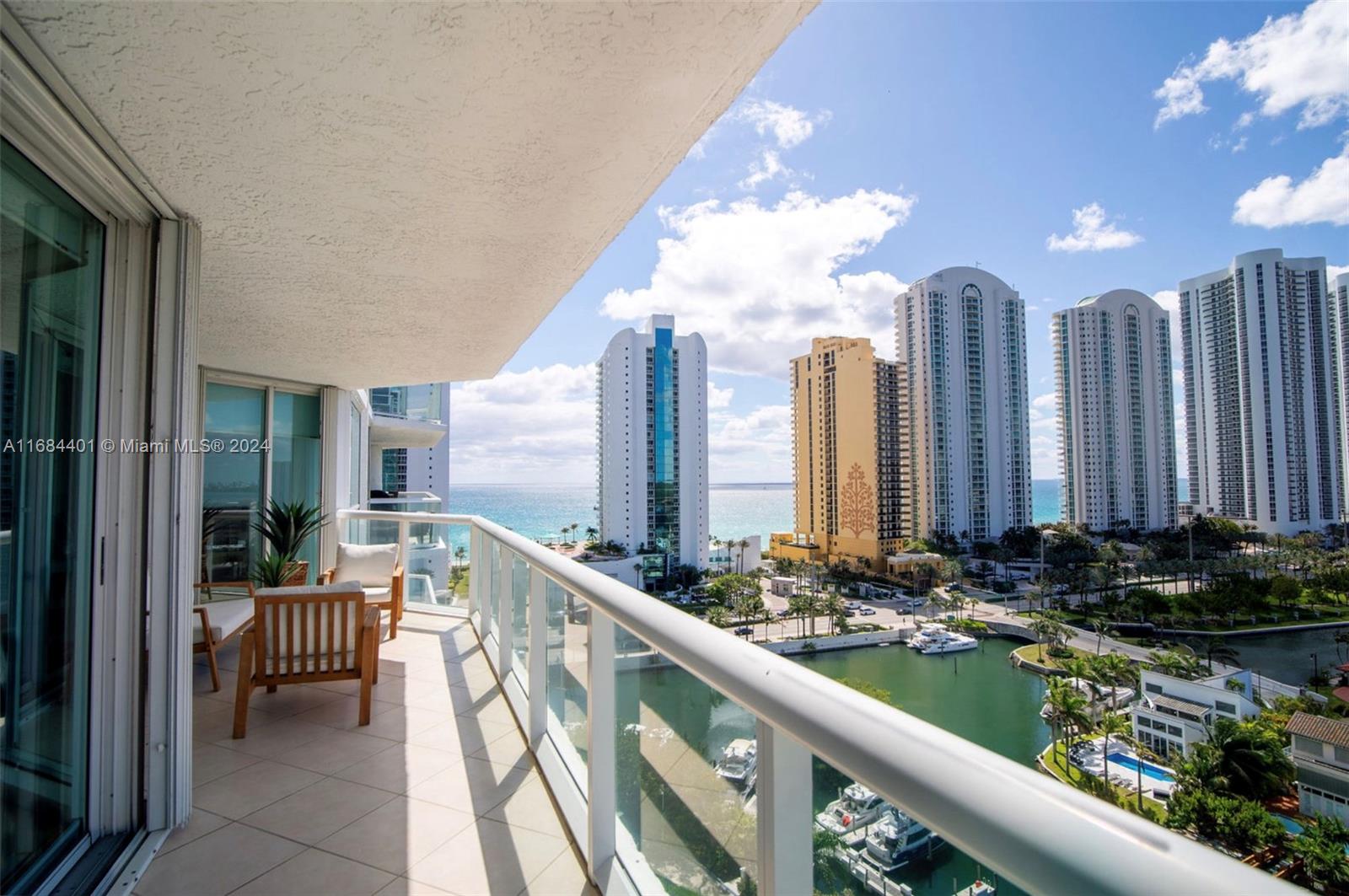 Apartamento à Venda em Sunny Isles Beach, FL