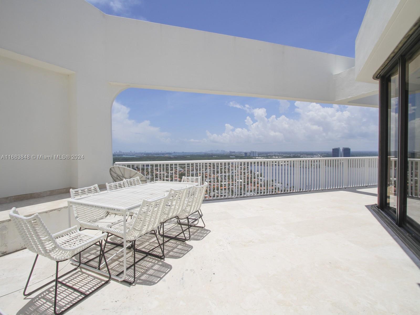 2000 Island Blvd #PH 7, Aventura, Florida image 36