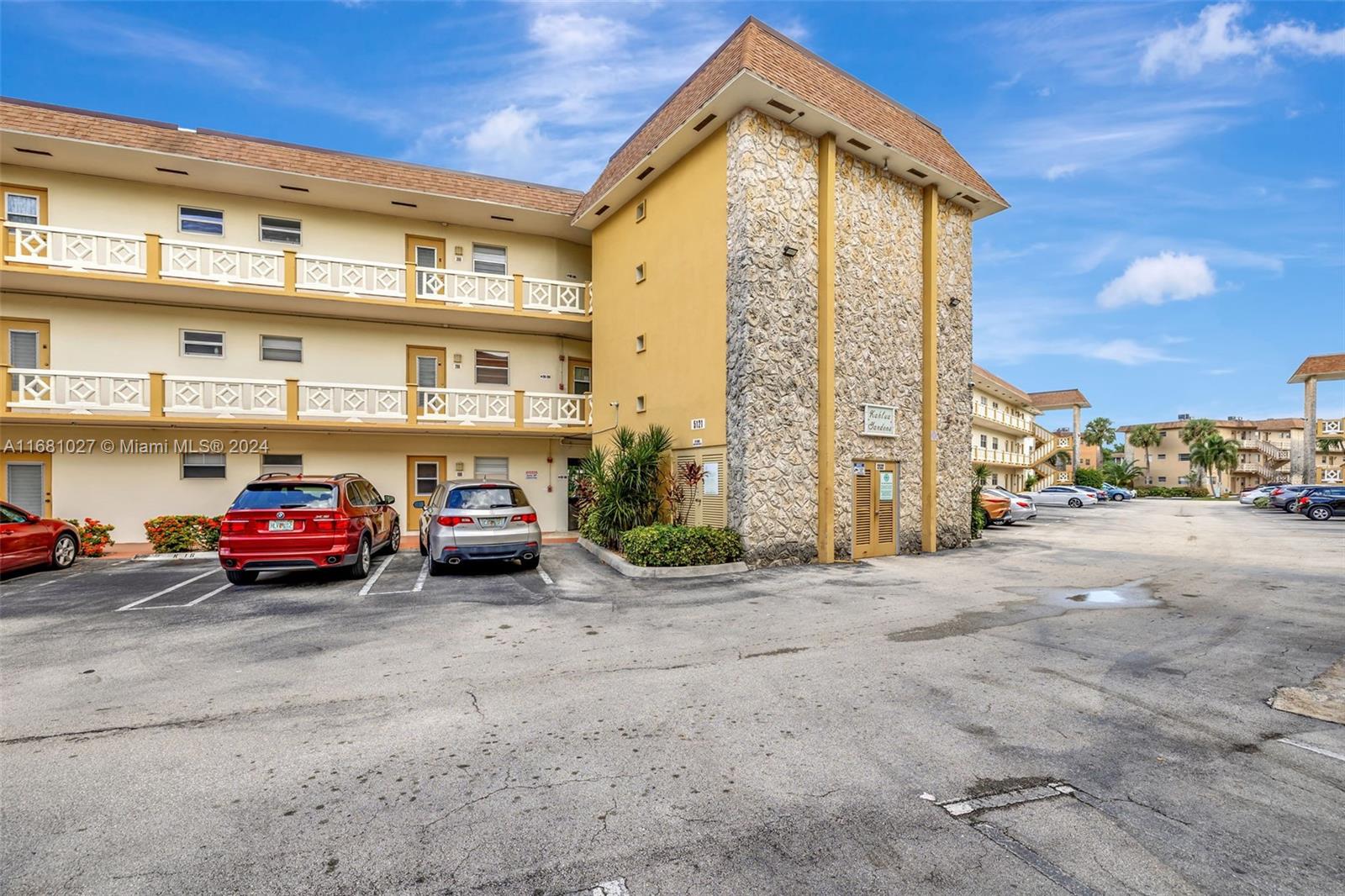 5121 W Oakland Park Blvd #212, Lauderdale Lakes, Florida image 25