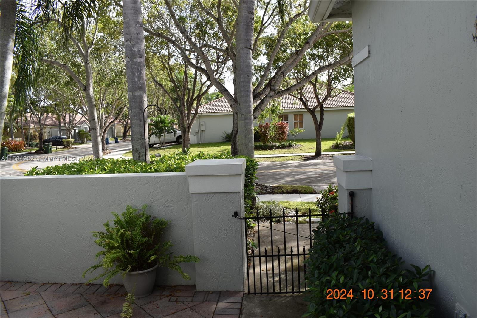 Residential, Weston, Florida image 2