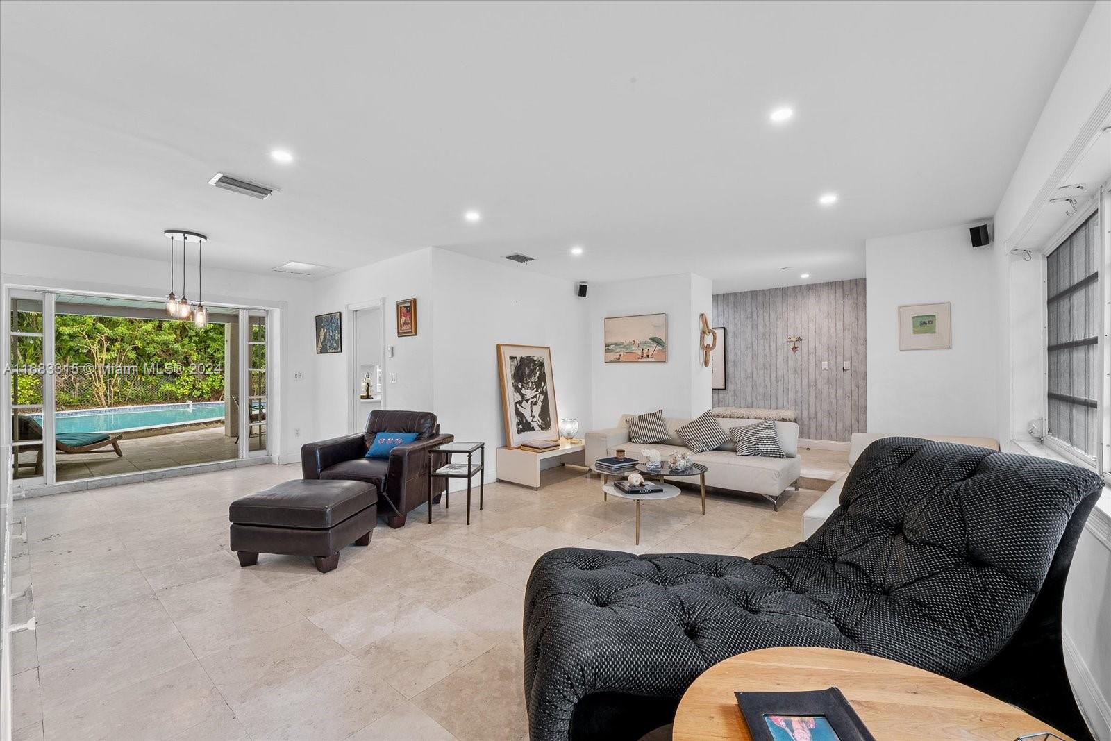 Listing Photo 10