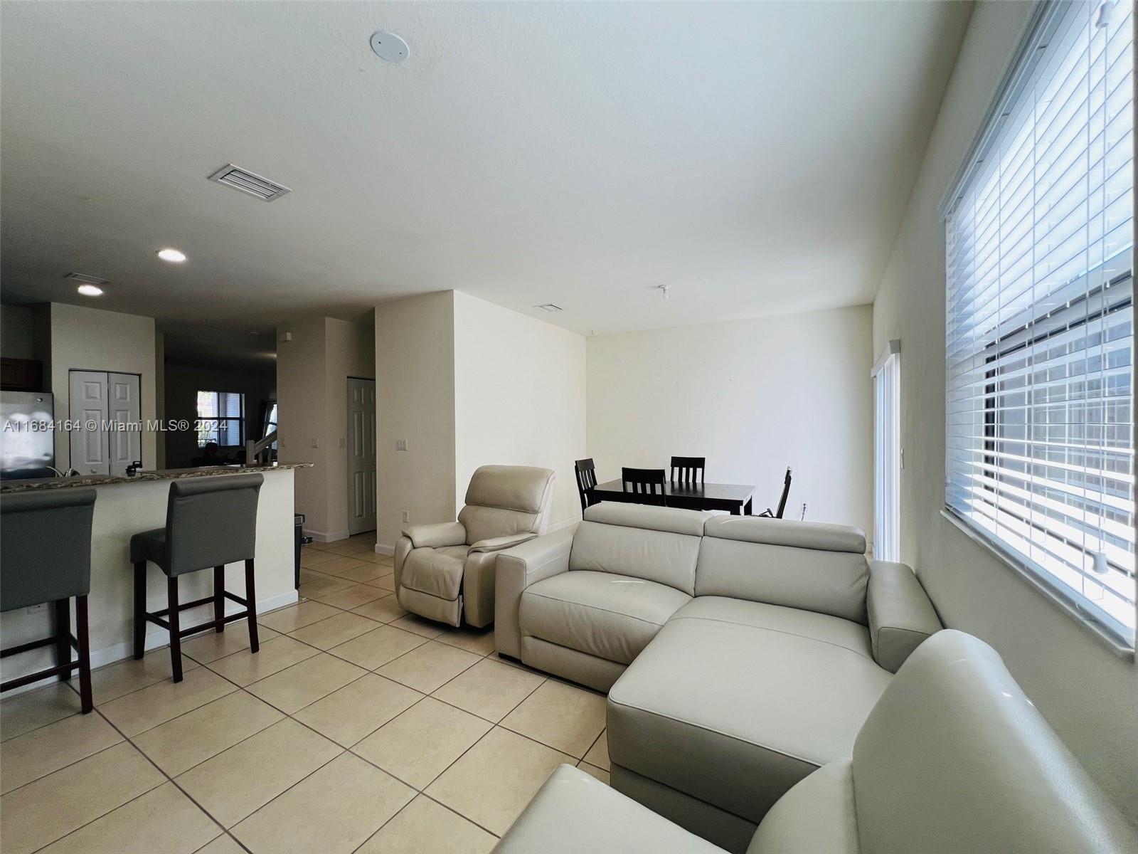 15084 SW 117 Ter, Miami, Florida image 9