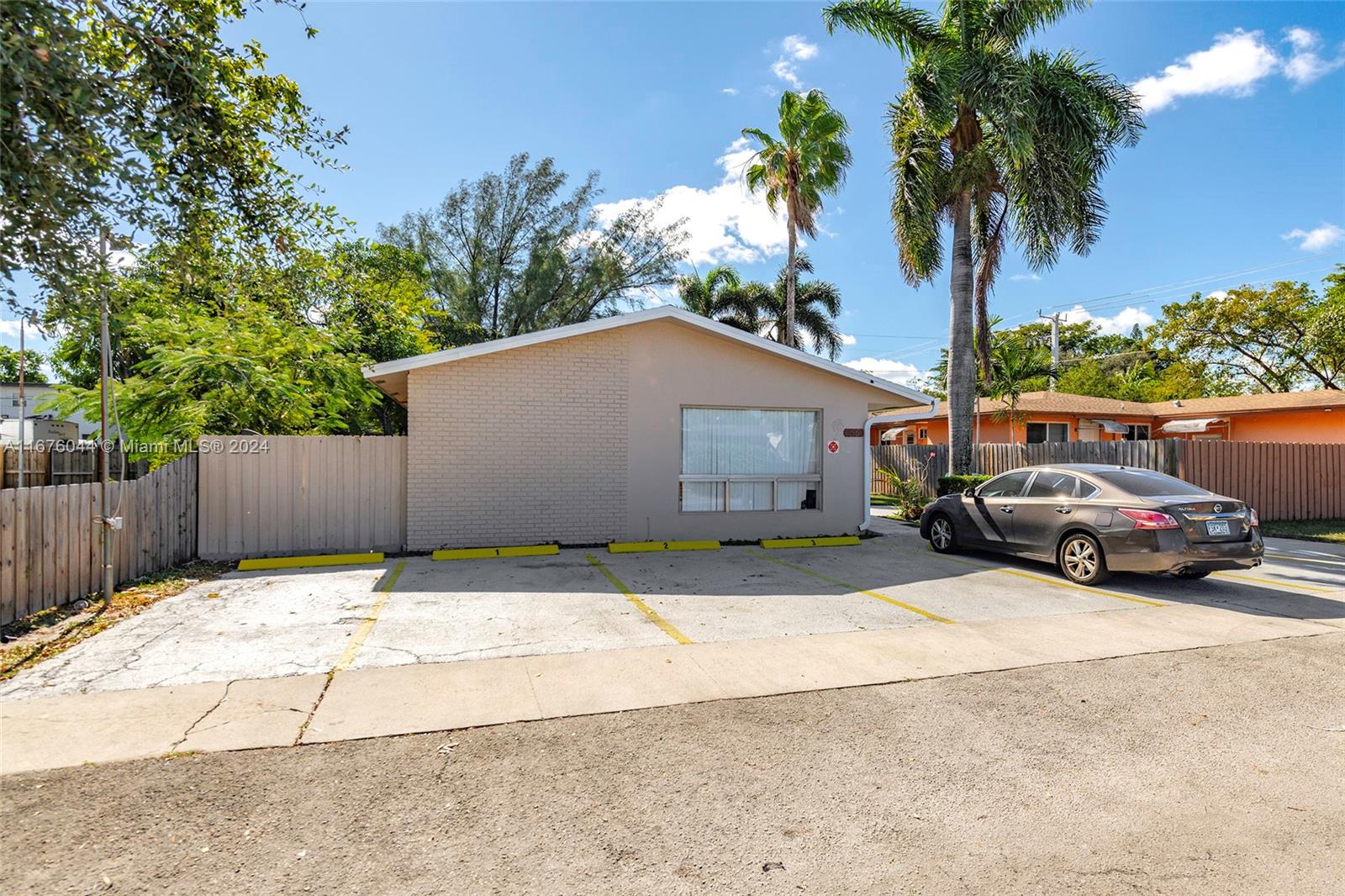 55 SW 13th St, Dania Beach, Florida image 4