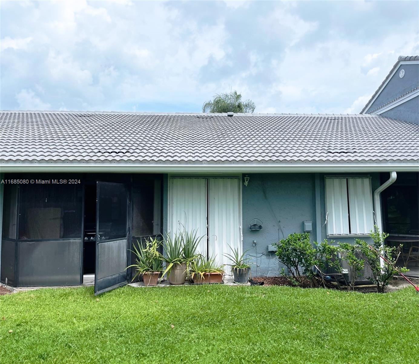 8205 Waterford Ave, Tamarac, Florida image 22