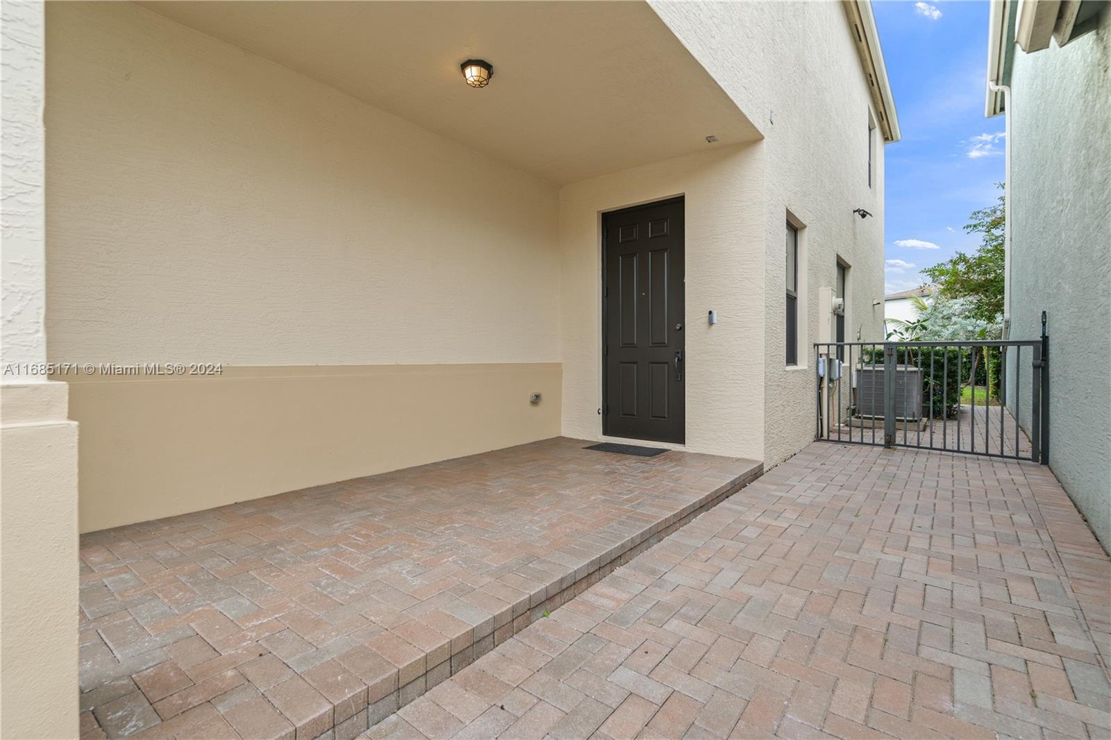 Listing Photo 17
