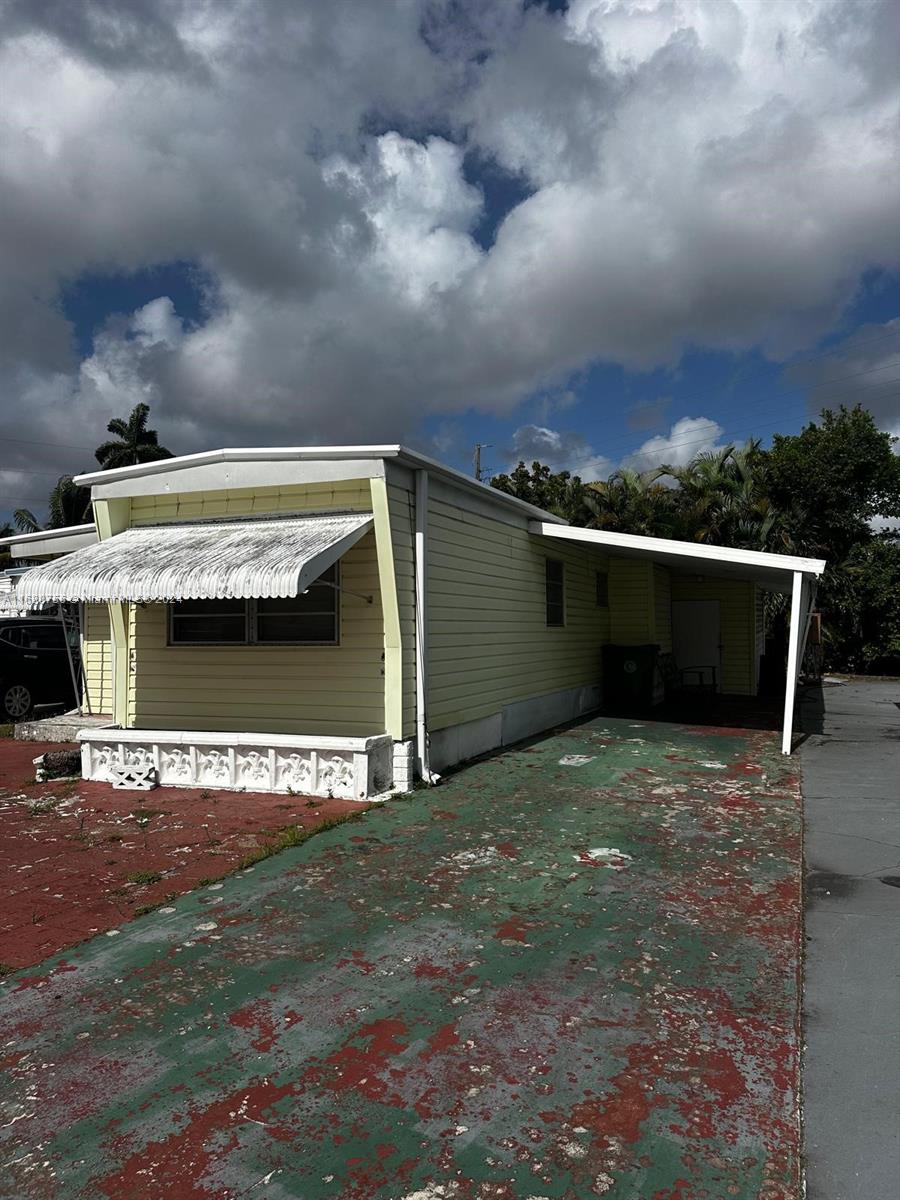 8725 SW 16th St, Davie, Florida image 2