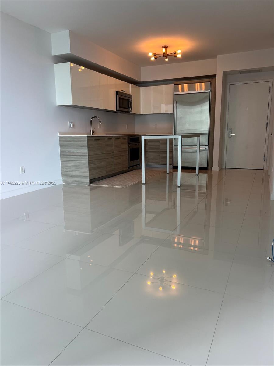 1300 BRICKELL BAY DRIVE #904, Miami FL 33131