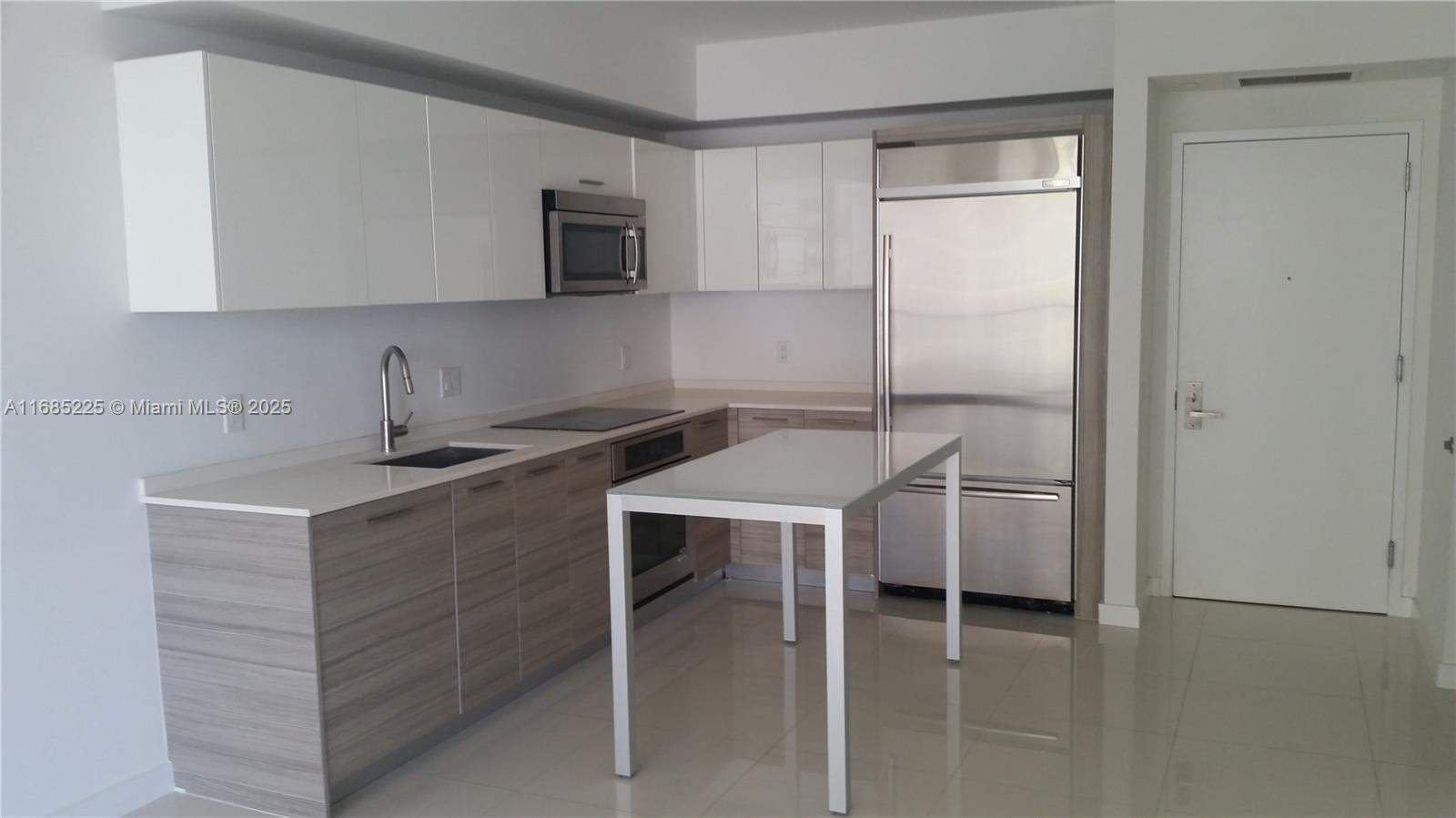 1300 BRICKELL BAY DRIVE #904, Miami FL 33131