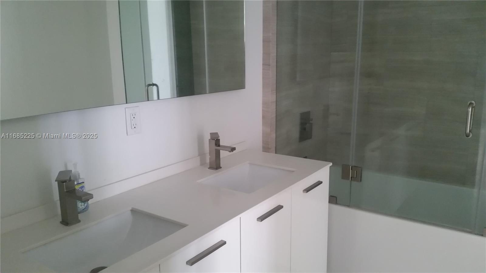 1300 BRICKELL BAY DRIVE #904, Miami FL 33131