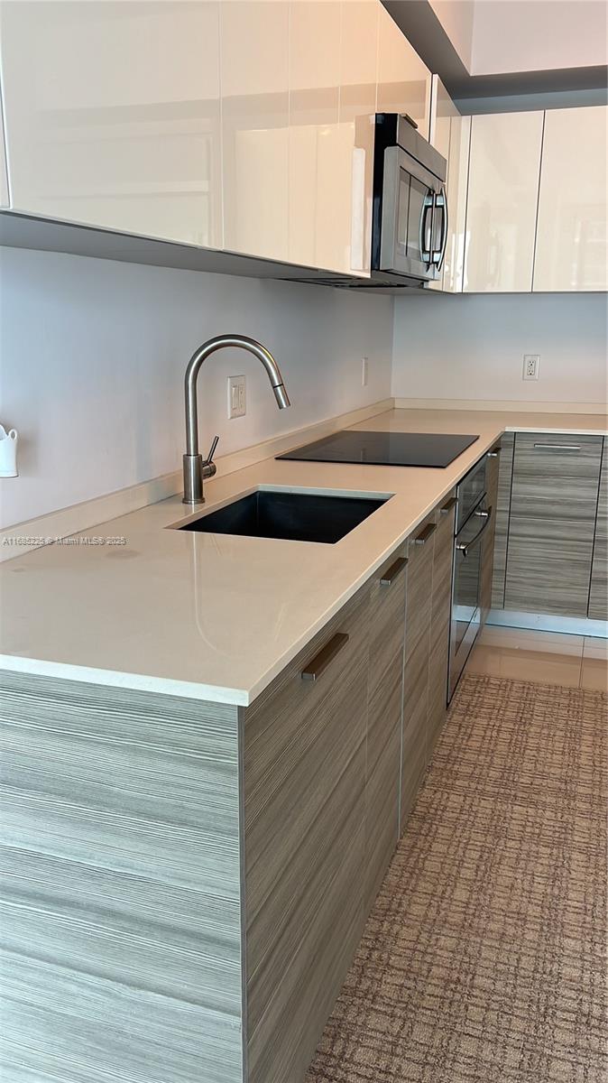 1300 BRICKELL BAY DRIVE #904, Miami FL 33131