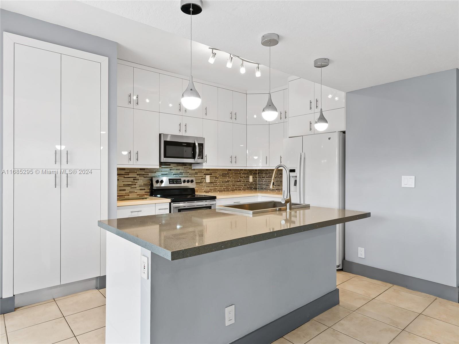 Listing Photo 11