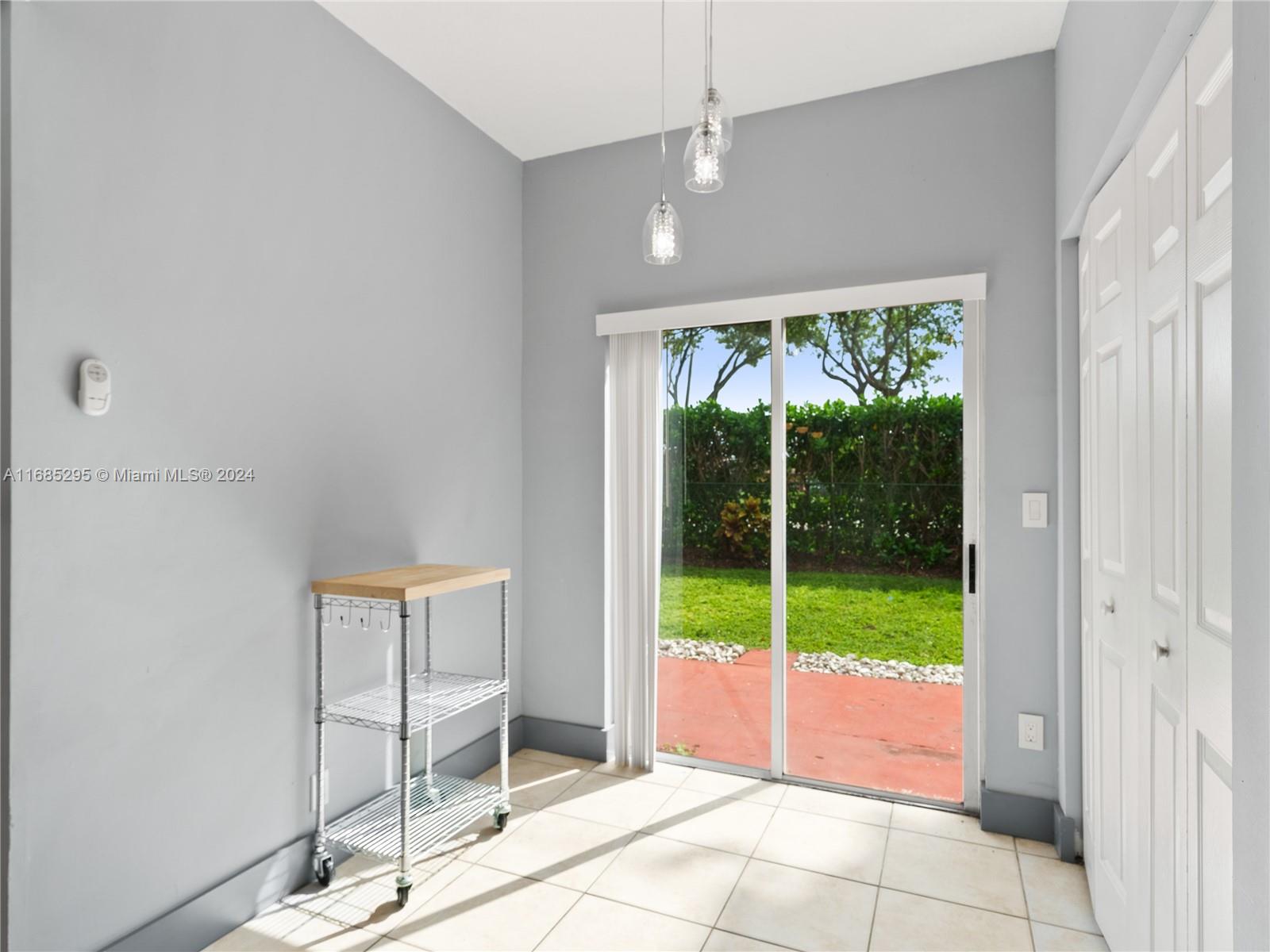 Listing Photo 12