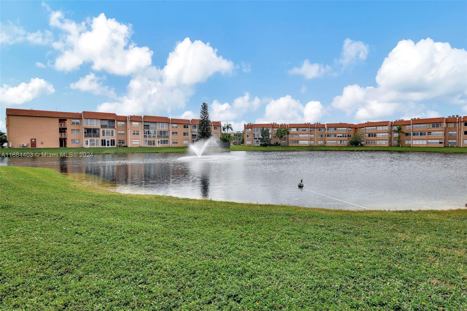 9540 Sunrise Lakes Blvd #103, Sunrise, Florida image 28