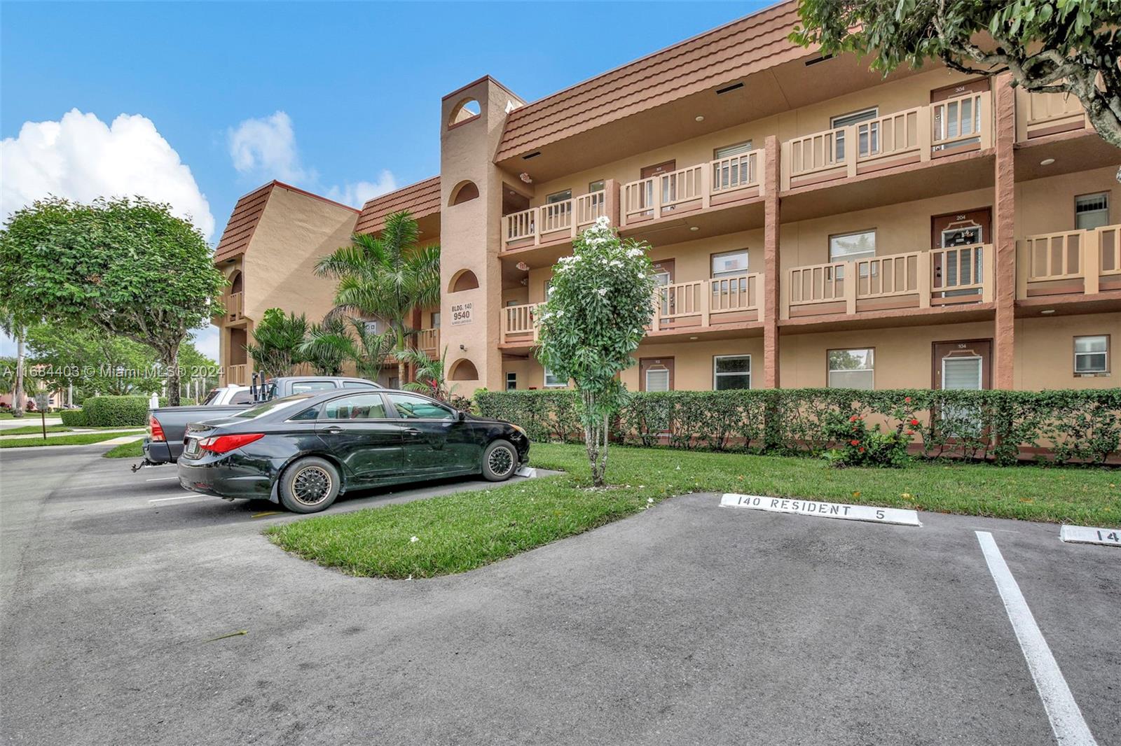 9540 Sunrise Lakes Blvd #103, Sunrise, Florida image 9