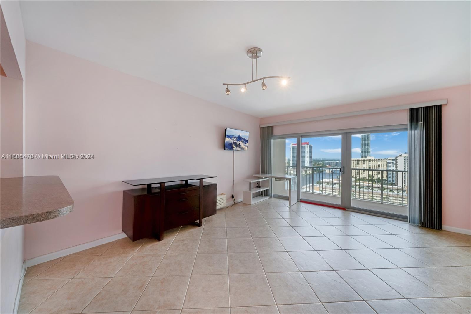 1965 S Ocean Dr #17H, Hallandale Beach, Florida image 7