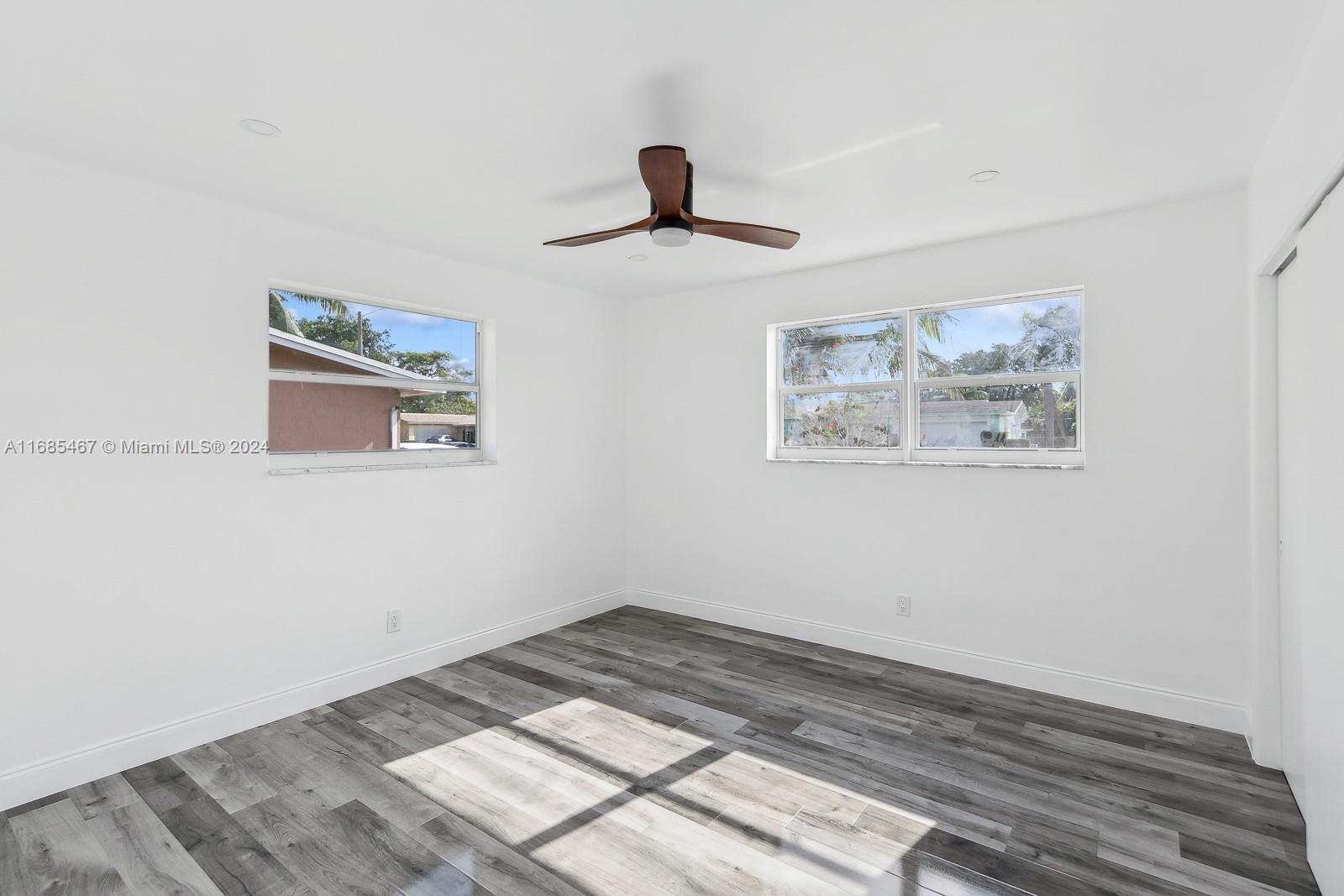 617 S Crescent Dr, Hollywood, Florida image 13